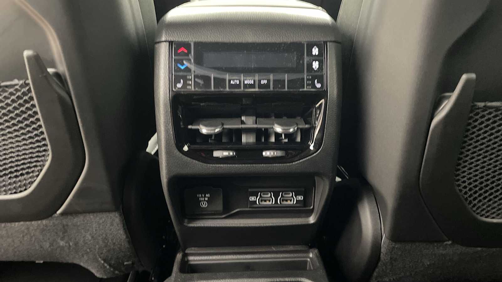 Thumbnail: 2025 Jeep Grand Cherokee - 28