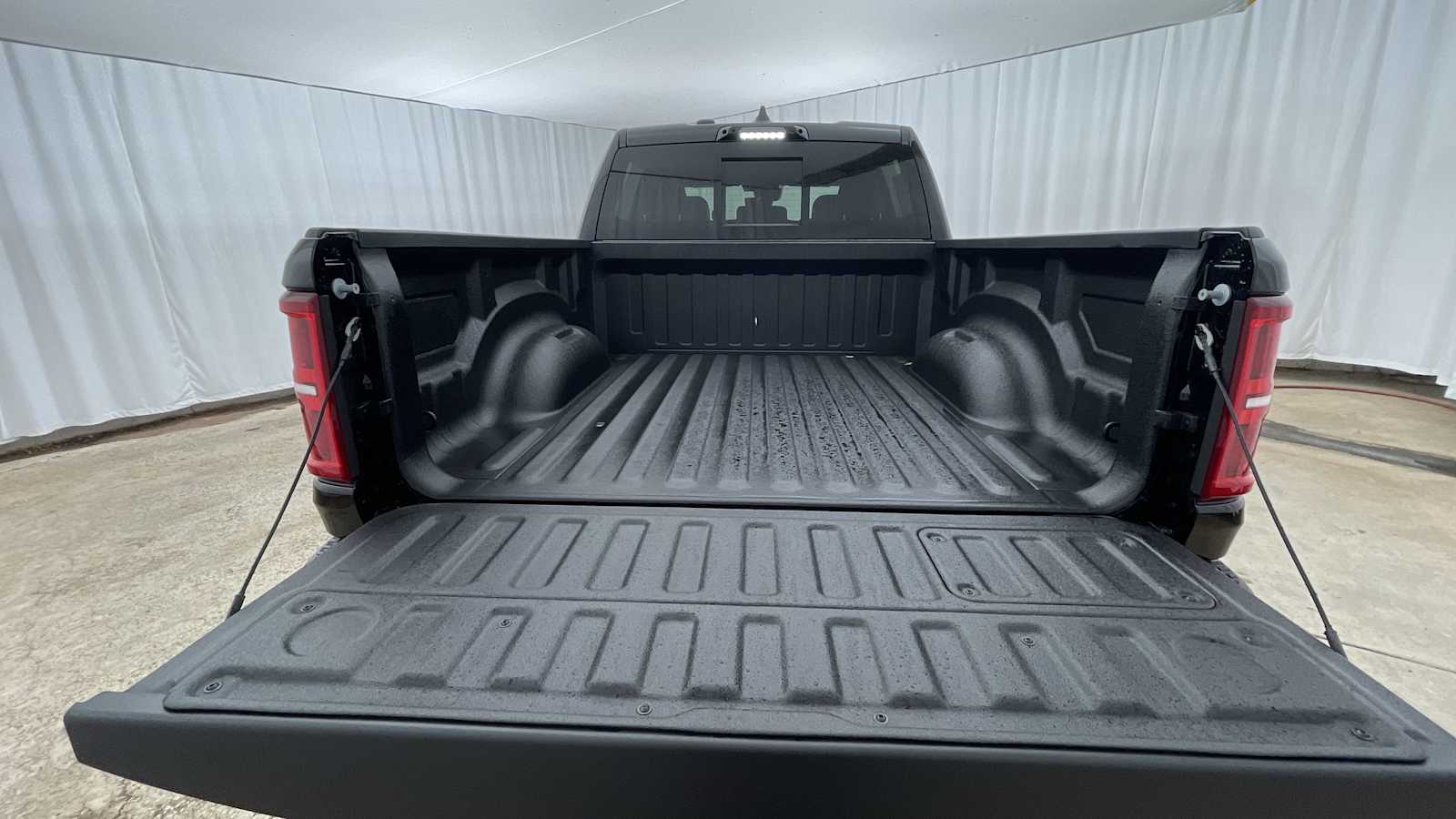 Thumbnail: 2026 RAM 1500 - 32