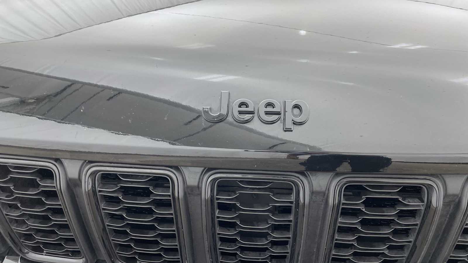 Thumbnail: 2025 Jeep Grand Cherokee - 41