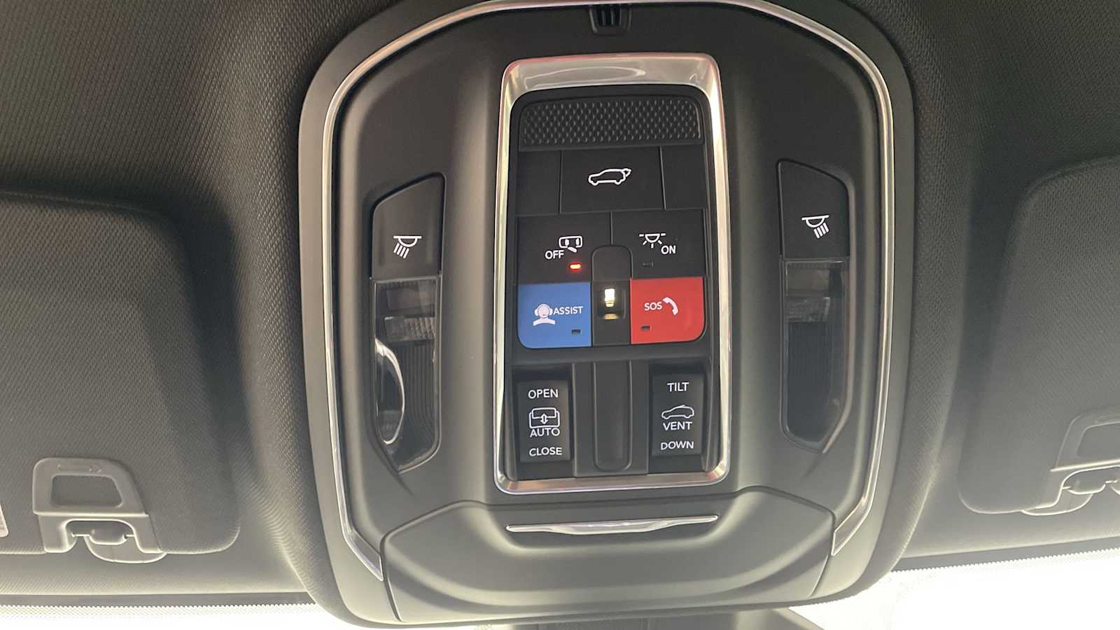 Thumbnail: 2025 Jeep Grand Cherokee - 24