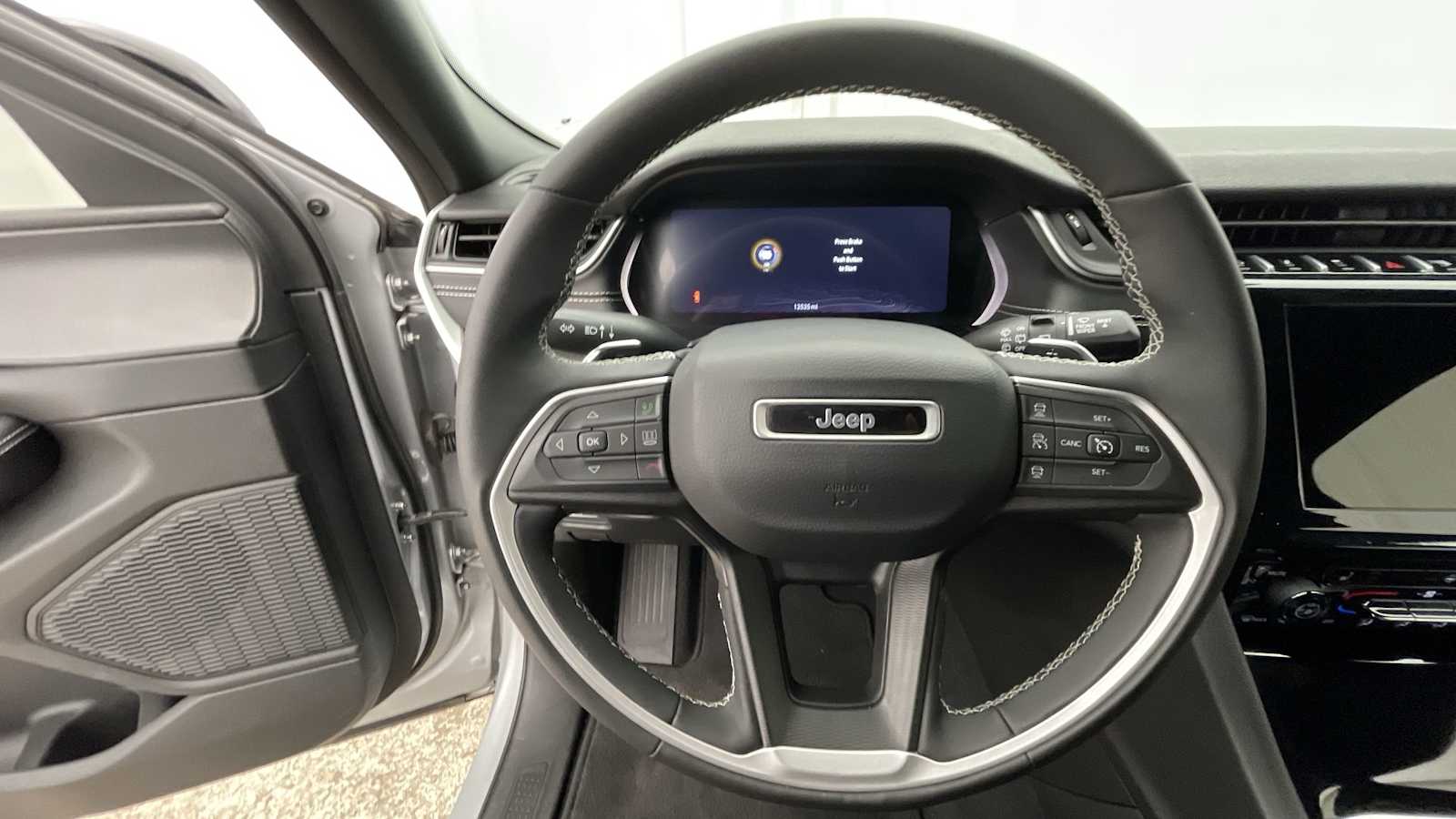 Thumbnail: 2024 Jeep Grand Cherokee - 12