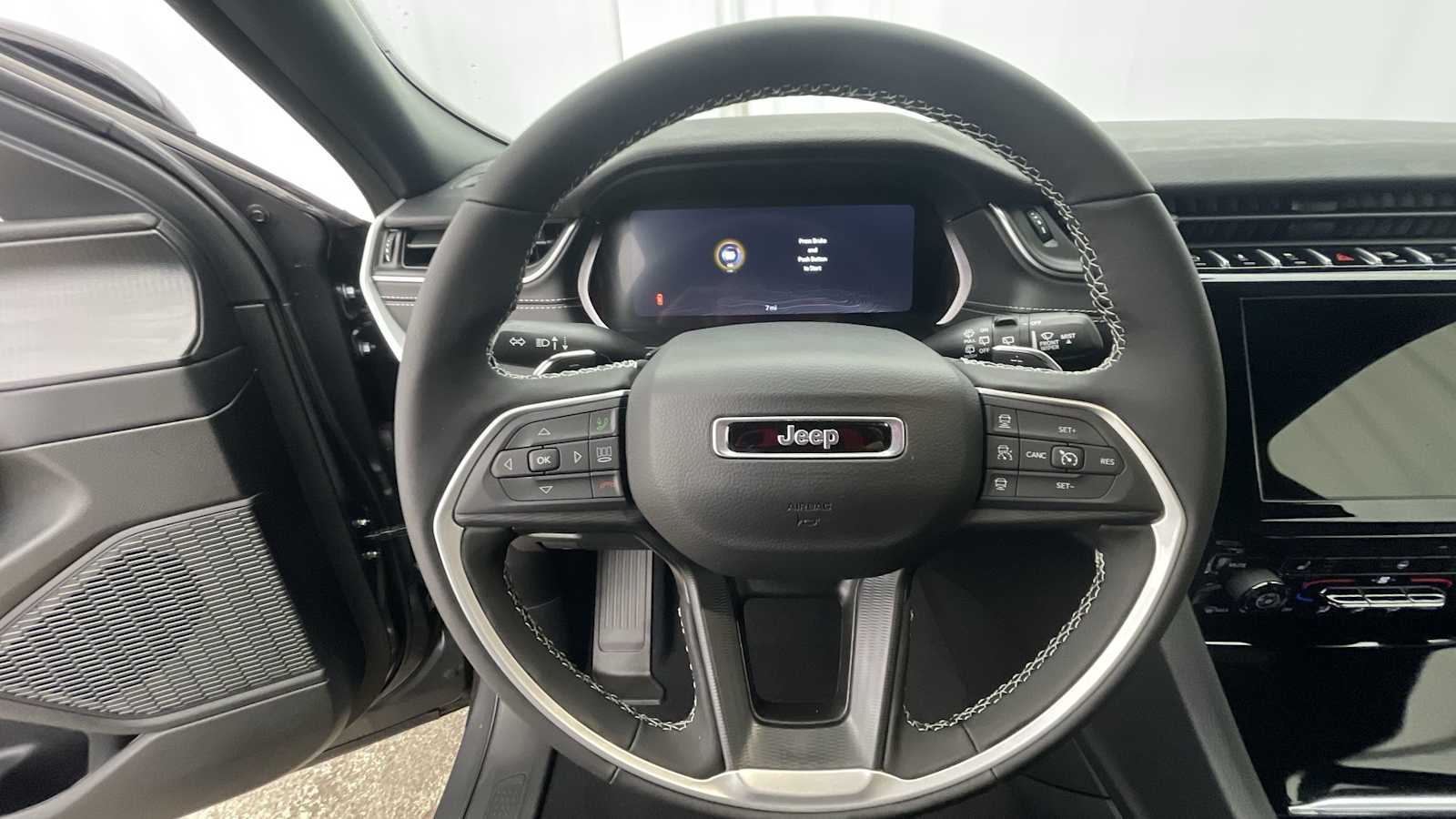 Thumbnail: 2025 Jeep Grand Cherokee - 12