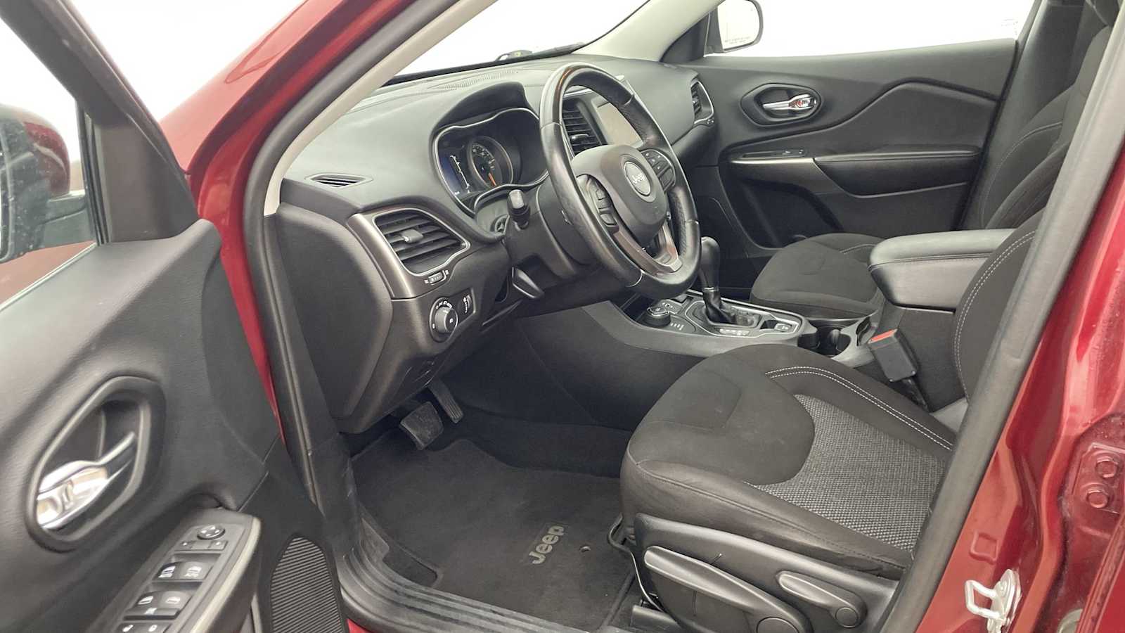 Used 2019 Jeep Cherokee Latitude with VIN 1C4PJMCX0KD337145 for sale in Great Falls, MT