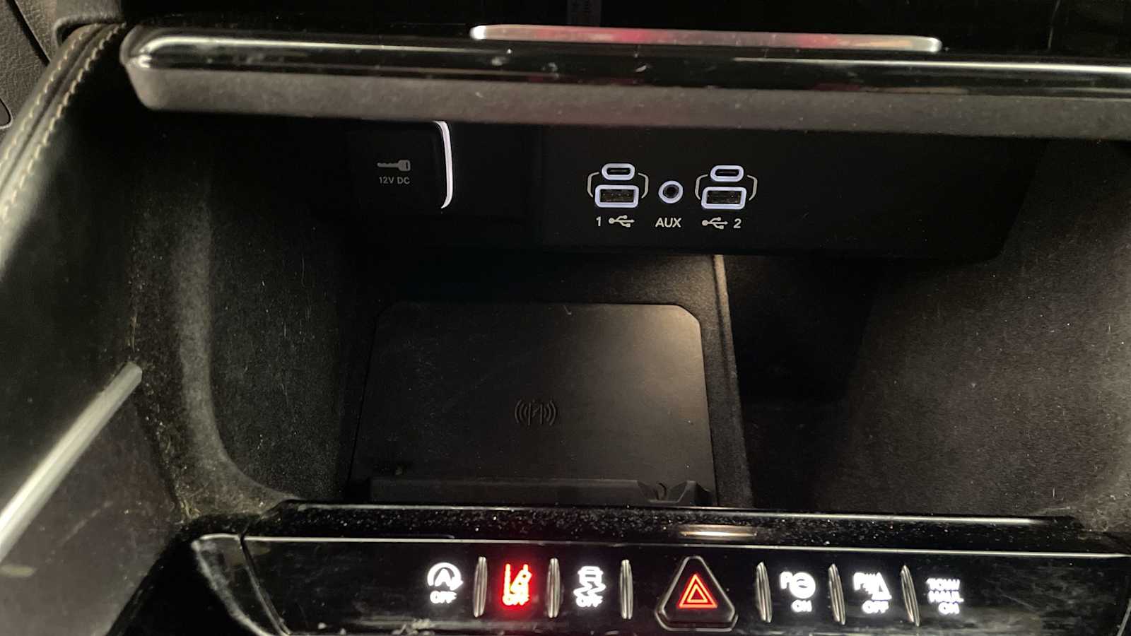 Thumbnail: 2023 Jeep Wagoneer - 19