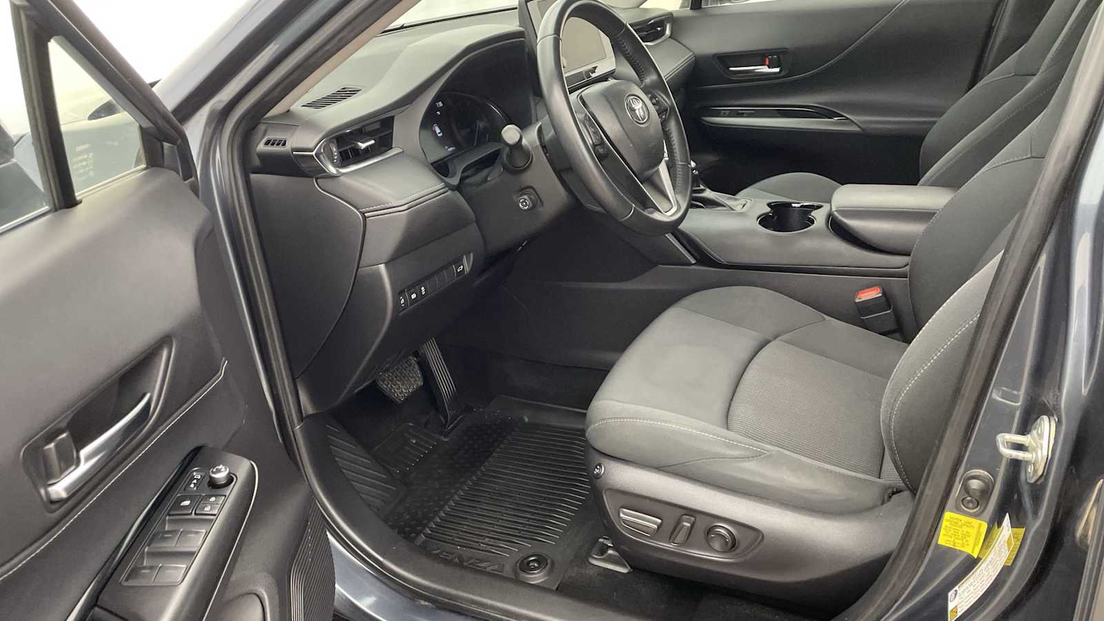Thumbnail: 2023 Toyota Venza - 2
