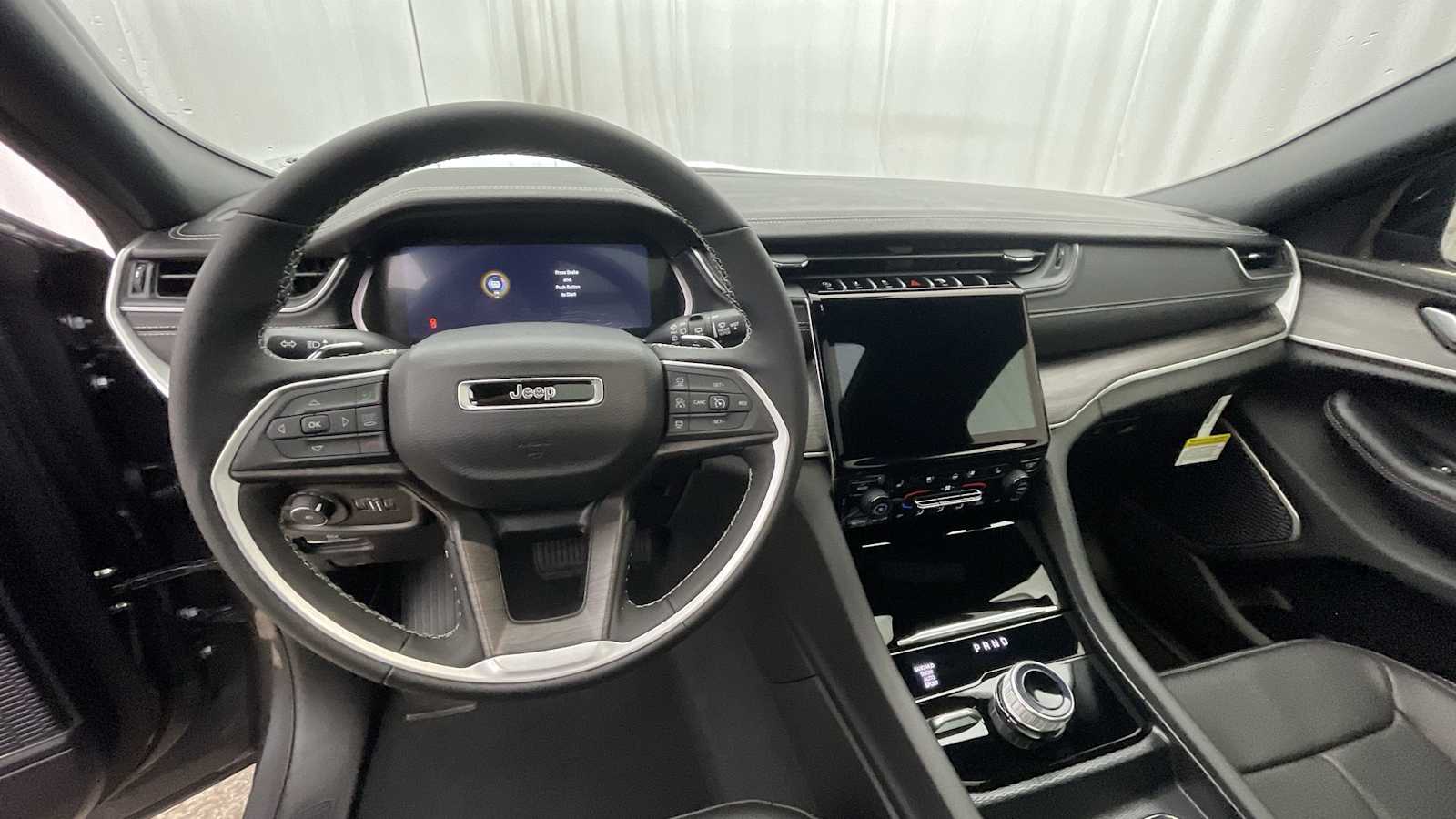 Thumbnail: 2025 Jeep Grand Cherokee - 3