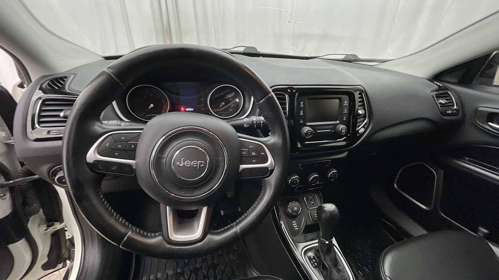 Thumbnail: 2018 Jeep Compass - 3