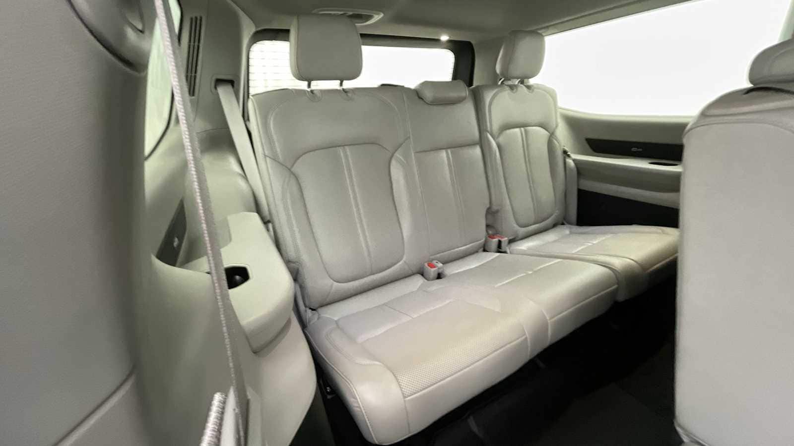 Thumbnail: 2022 Jeep Wagoneer - 11