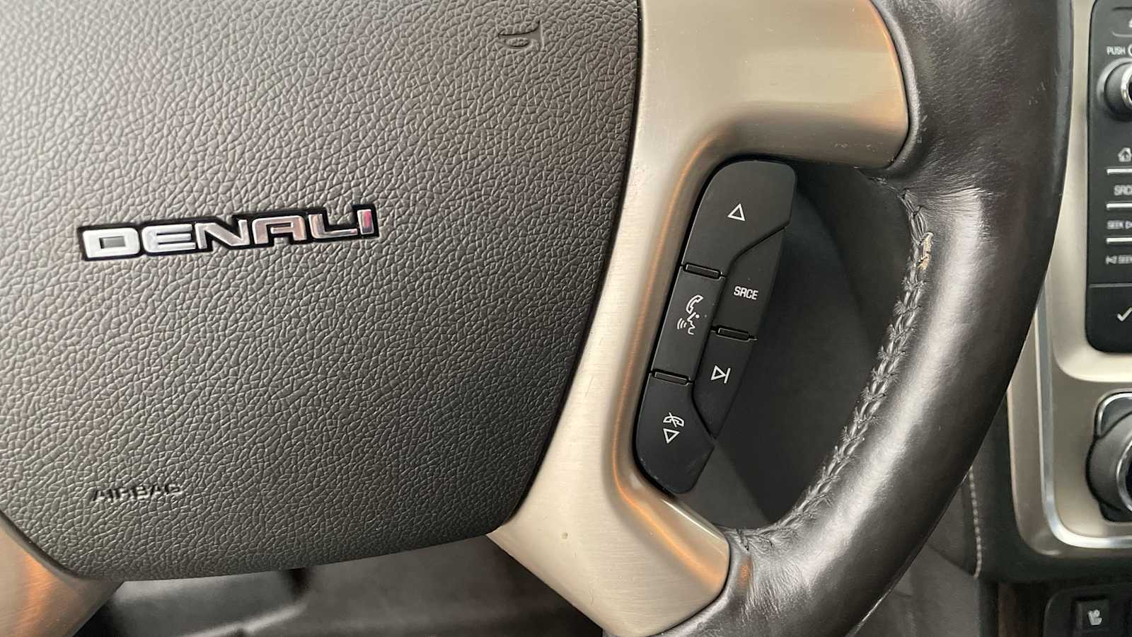 Thumbnail: 2015 GMC Acadia - 17