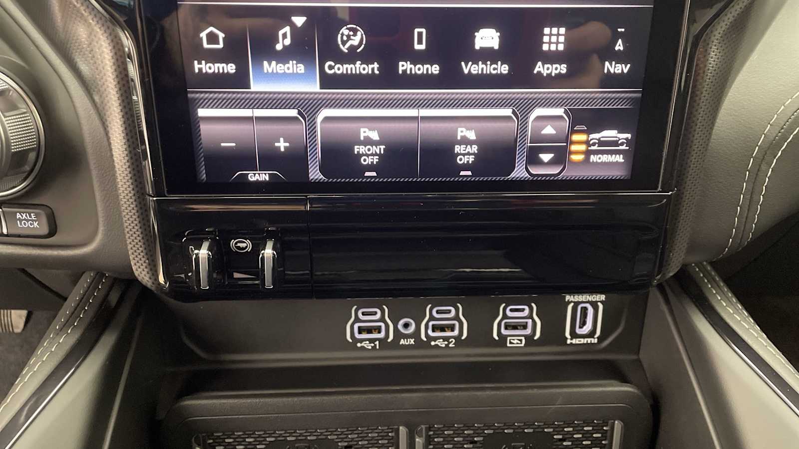 Thumbnail: 2026 RAM 1500 - 25