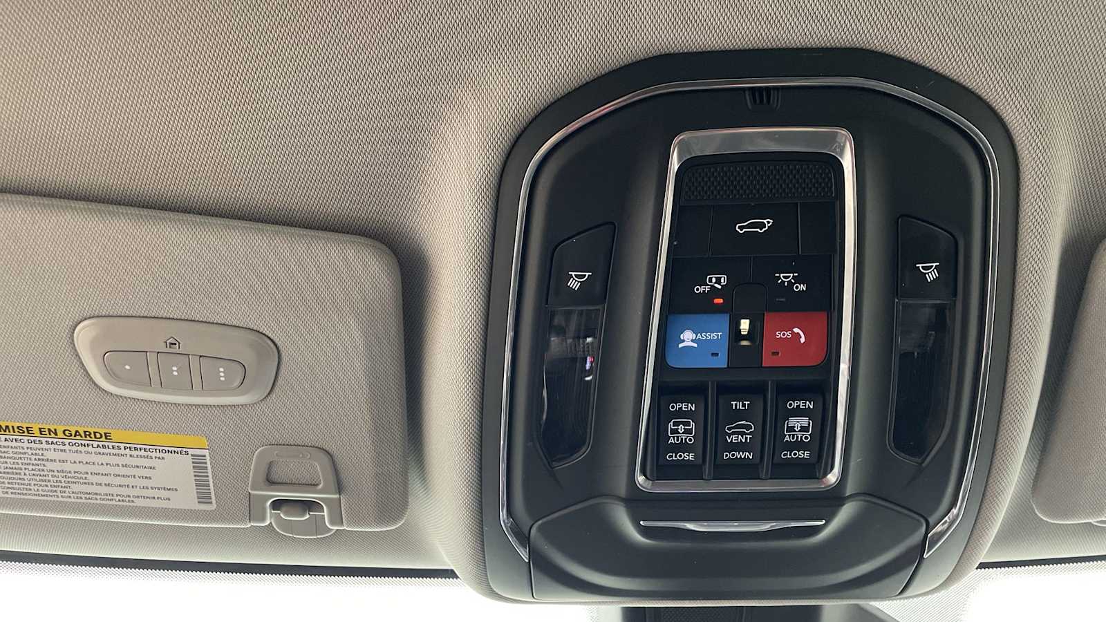 Thumbnail: 2022 Jeep Grand Cherokee - 25