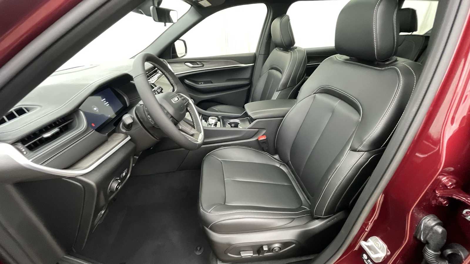 Thumbnail: 2025 Jeep Grand Cherokee - 6