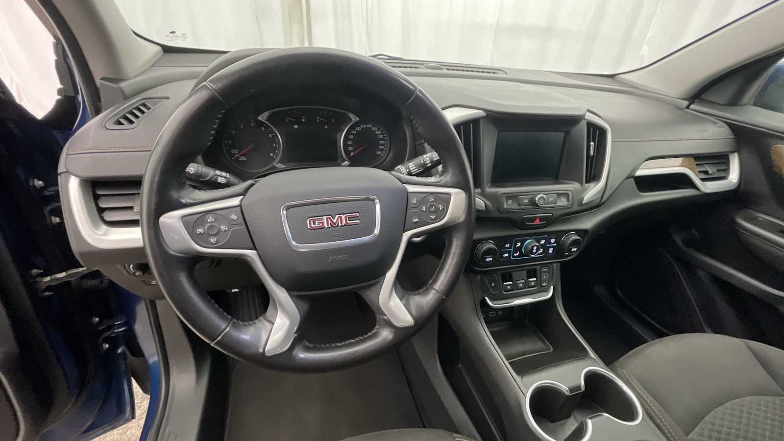 Thumbnail: 2020 GMC Terrain - 3