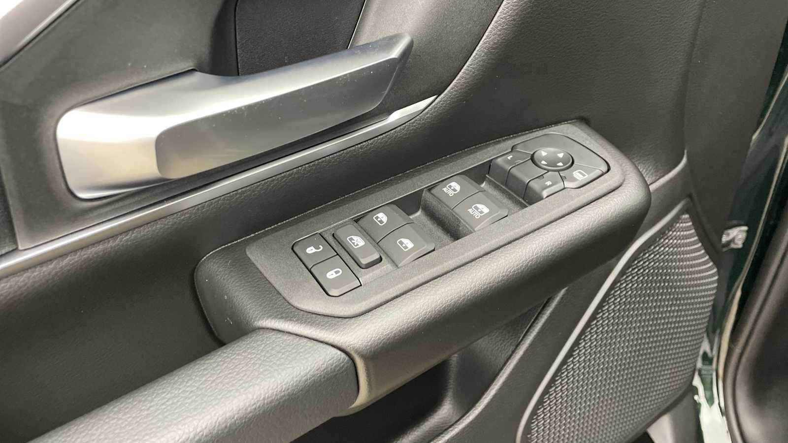 Thumbnail: 2026 RAM 1500 - 7