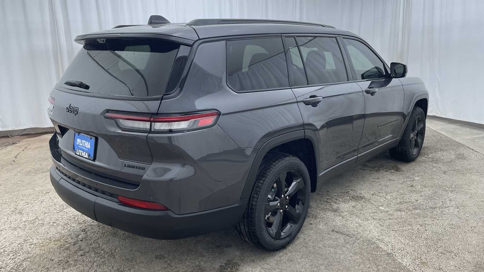 Thumbnail: 2025 Jeep Grand Cherokee - 38