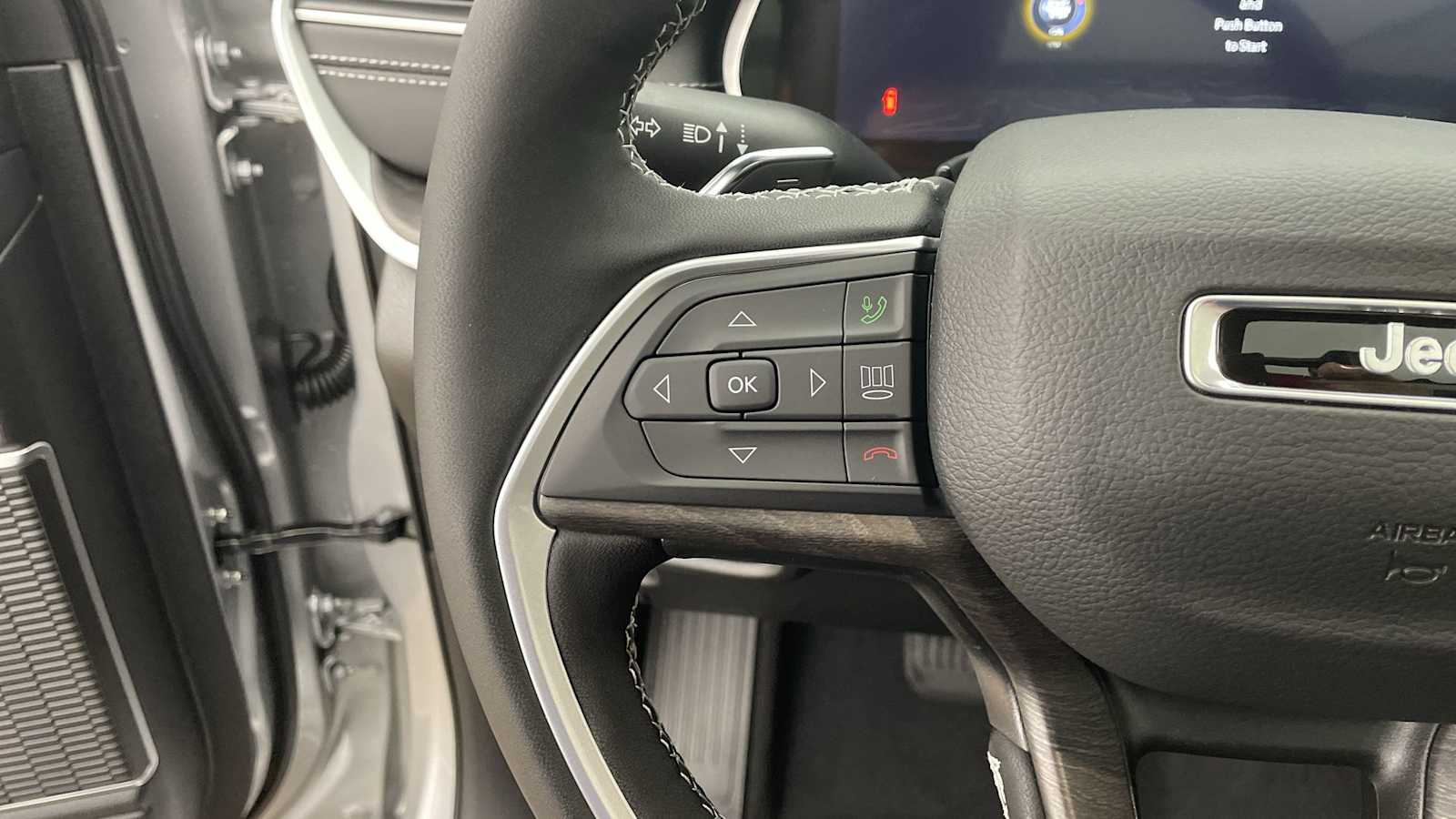 Thumbnail: 2025 Jeep Grand Cherokee - 16