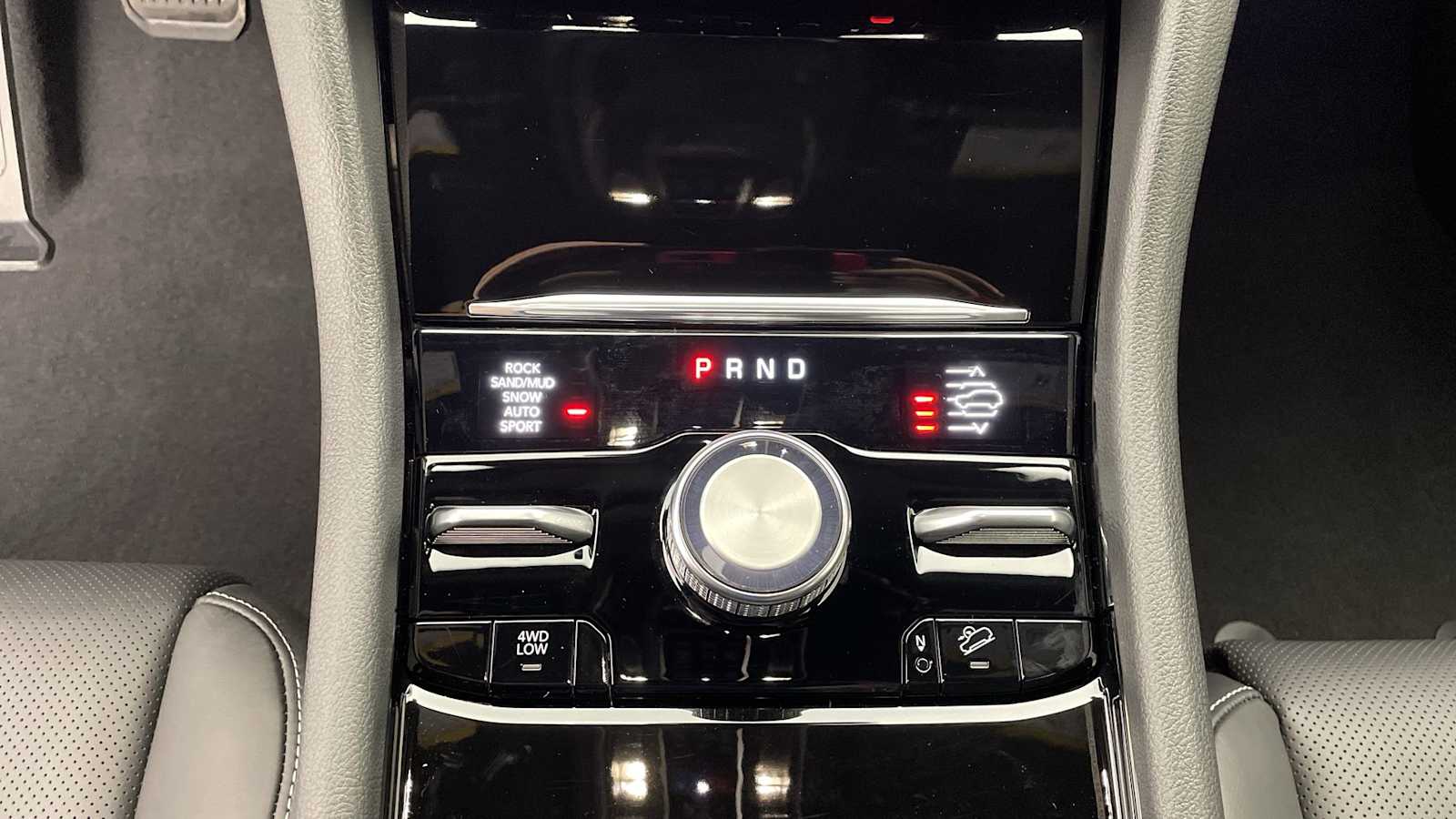 Thumbnail: 2025 Jeep Grand Cherokee - 23