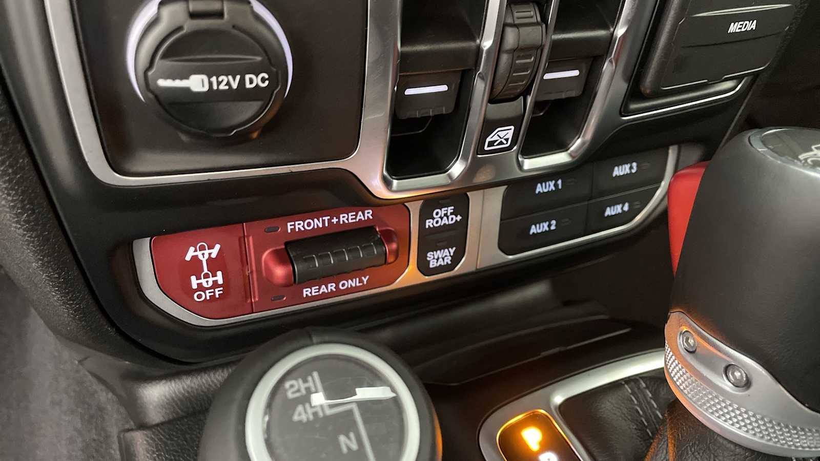 Thumbnail: 2025 Jeep Gladiator - 25