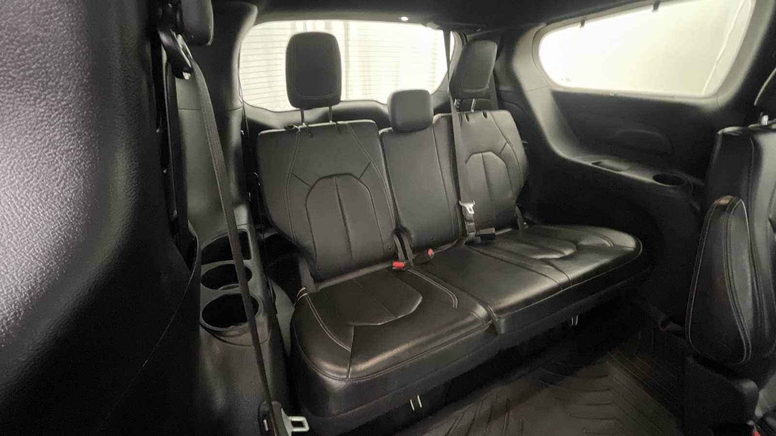 Thumbnail: 2019 Chrysler Pacifica - 10