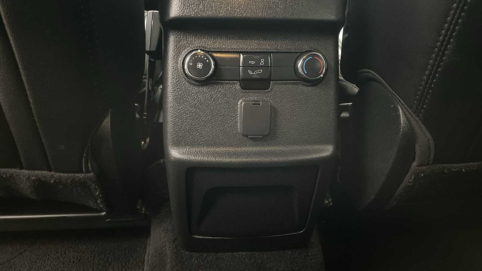 Thumbnail: 2019 Ford Explorer - 25