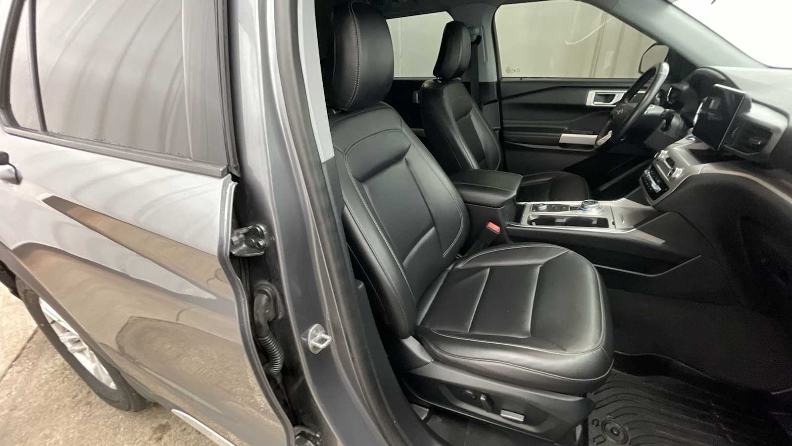 Thumbnail: 2022 Ford Explorer - 11