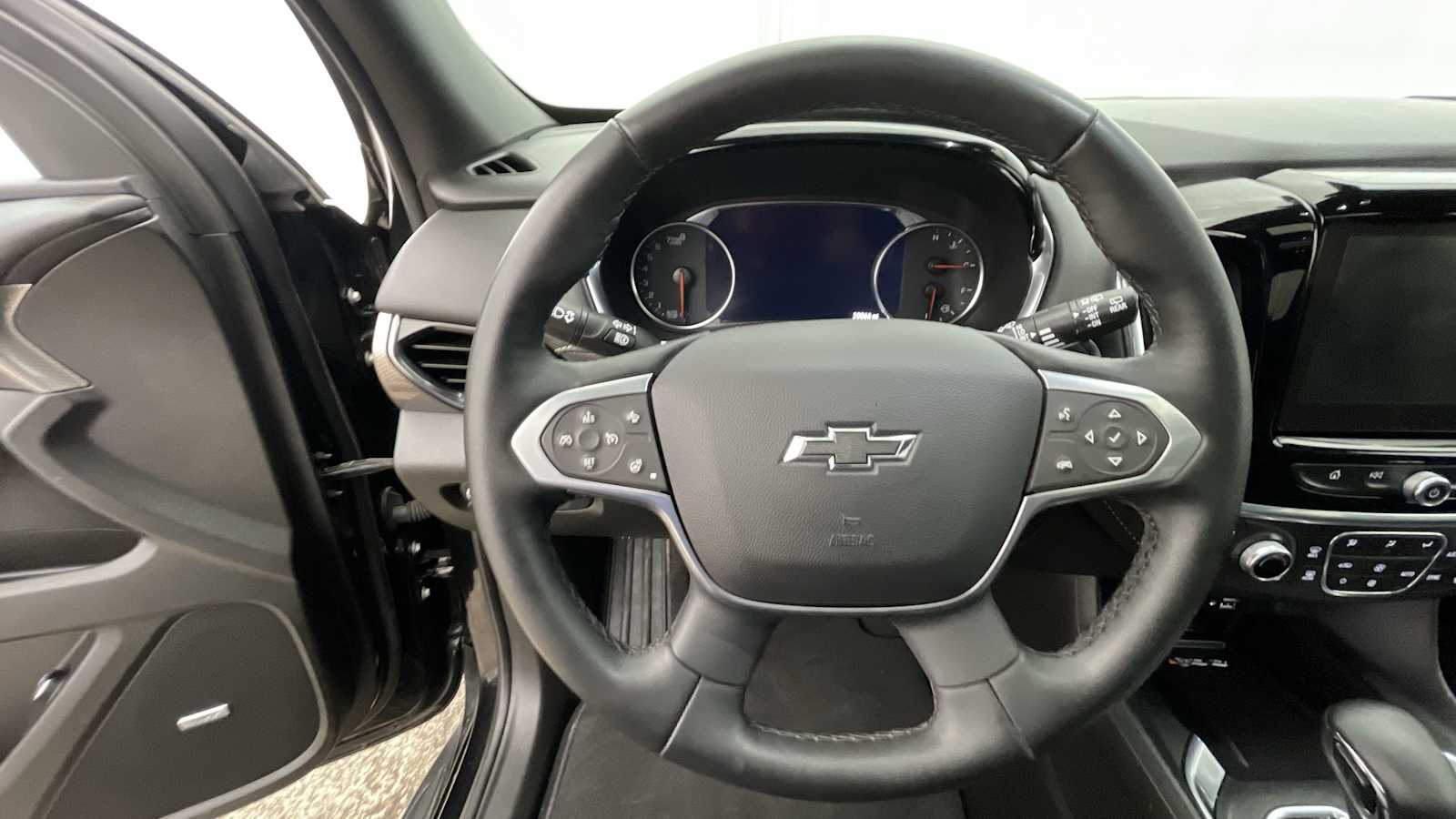 Thumbnail: 2023 Chevrolet Traverse - 15