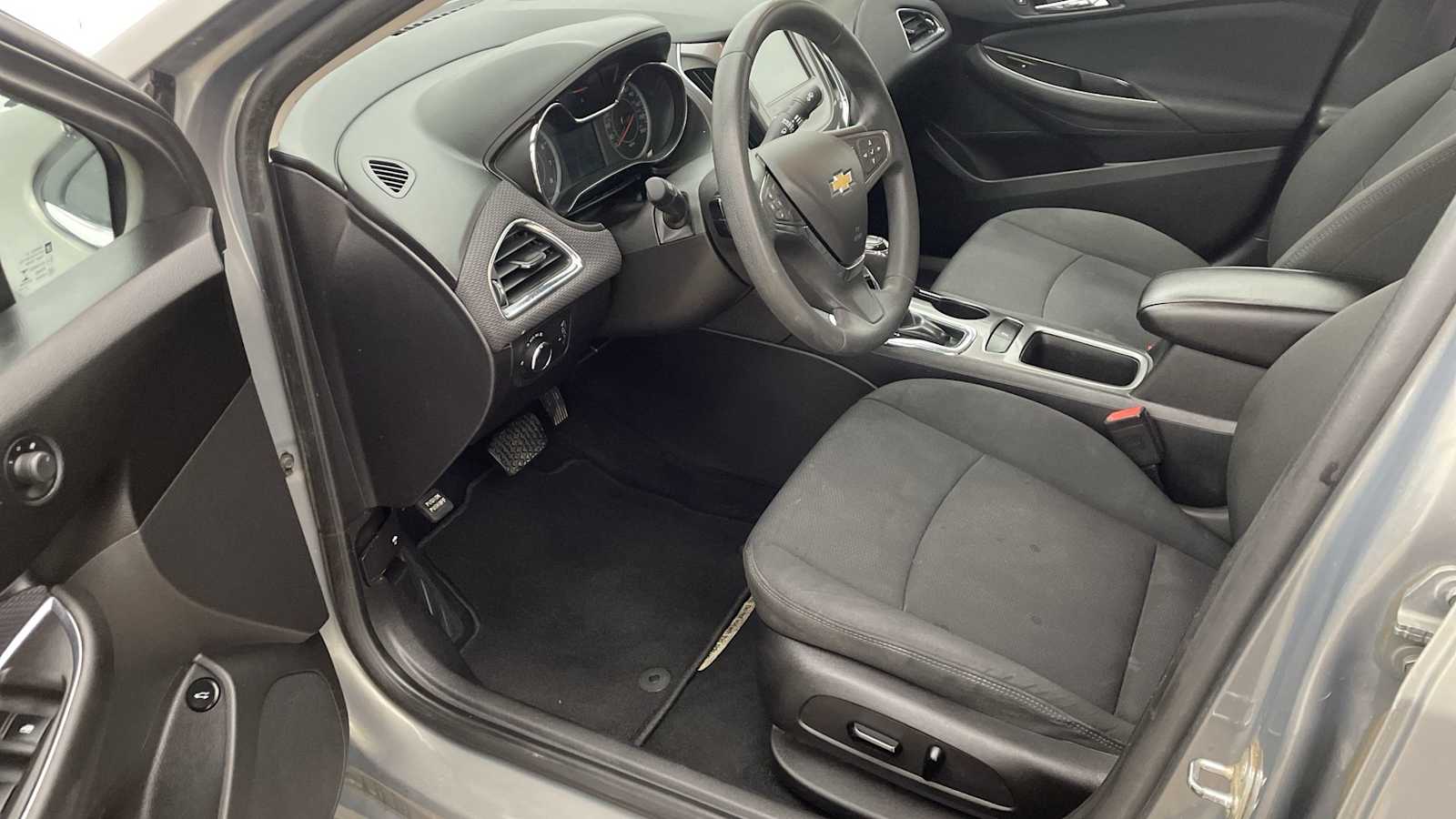 Used 2017 Chevrolet Cruze LT with VIN 1G1BE5SM6H7131484 for sale in Great Falls, MT
