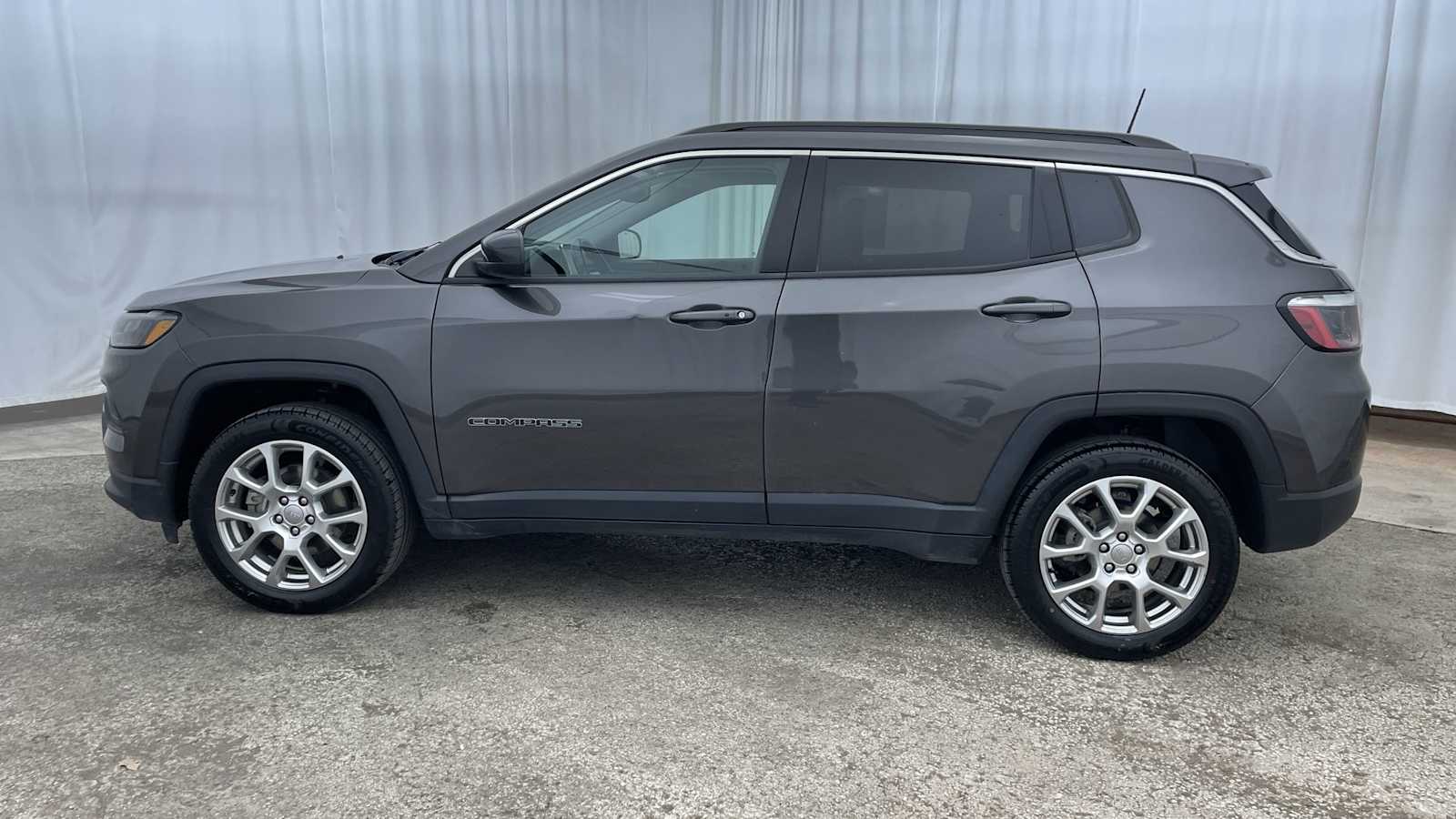 Thumbnail: 2022 Jeep Compass - 30