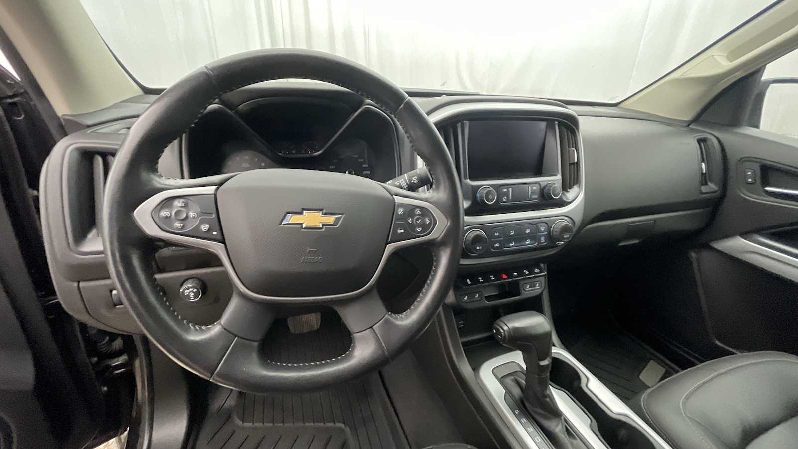 Thumbnail: 2021 Chevrolet Colorado - 3