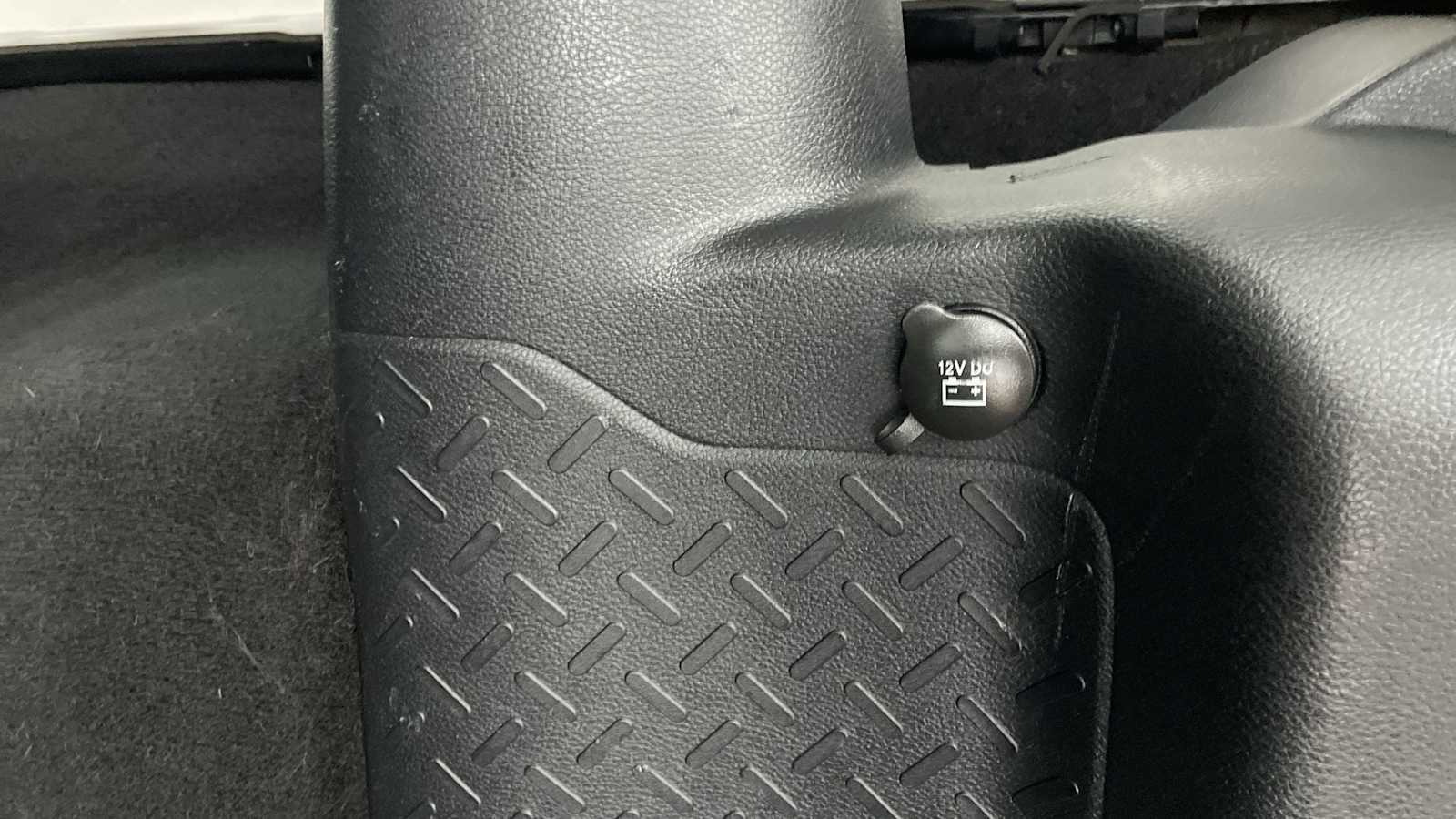 Thumbnail: 2016 Jeep Wrangler - 23