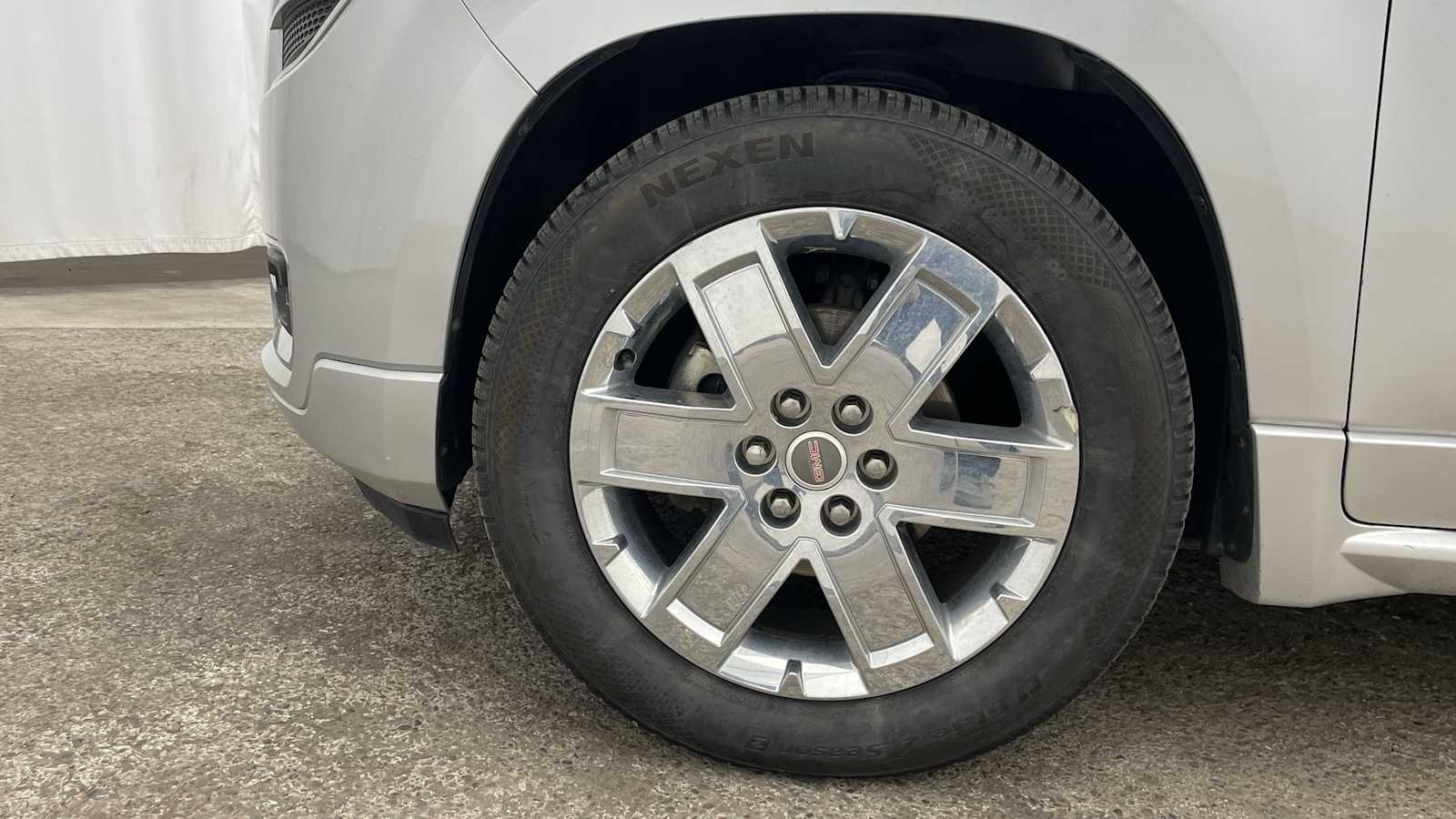 Thumbnail: 2015 GMC Acadia - 43