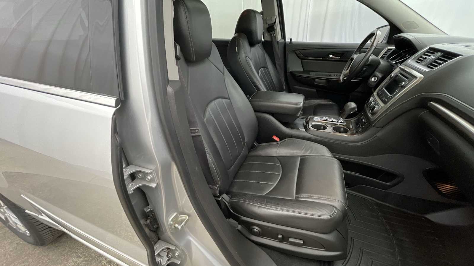 Thumbnail: 2015 GMC Acadia - 14