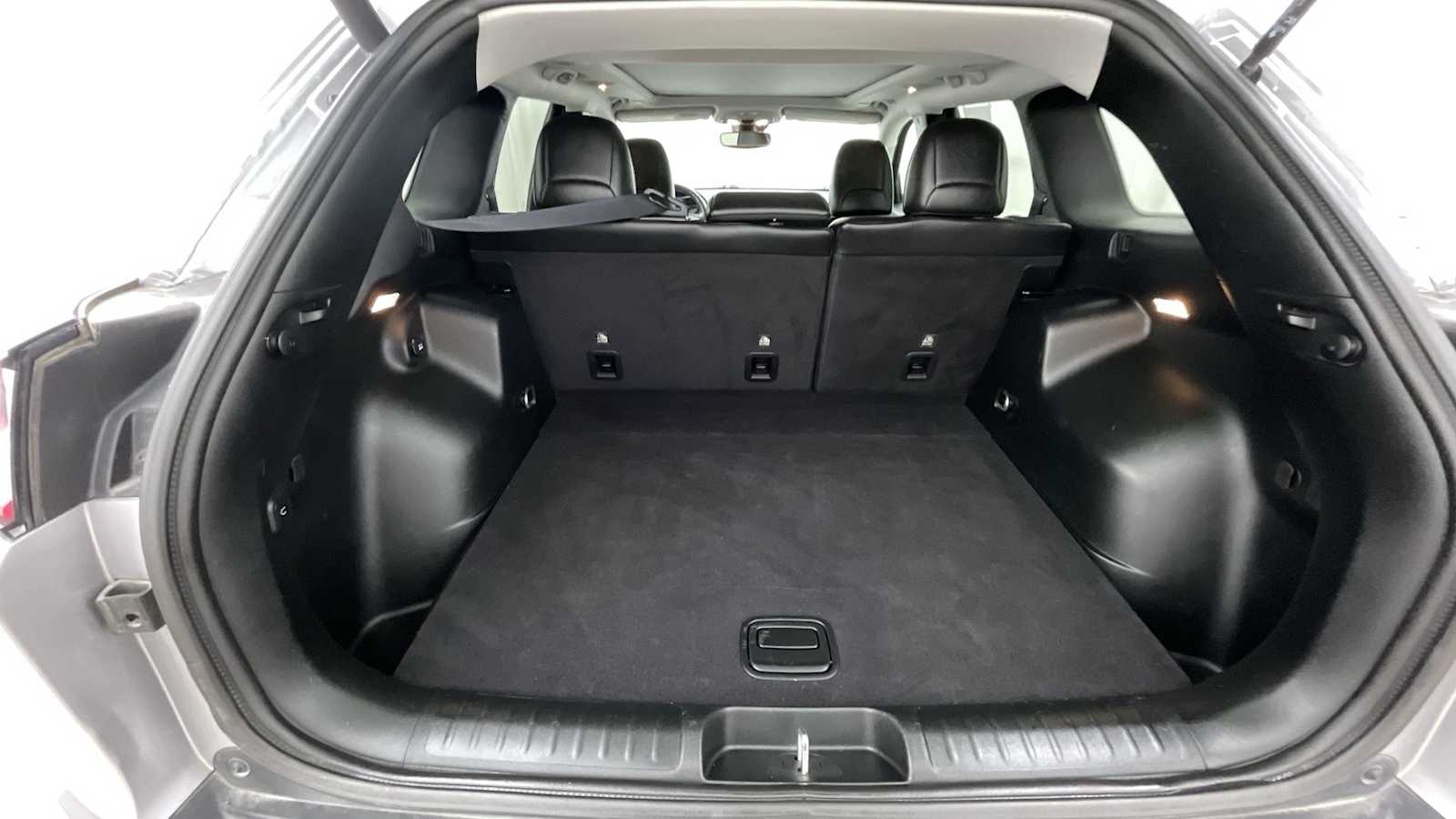 Thumbnail: 2019 Jeep Cherokee - 32