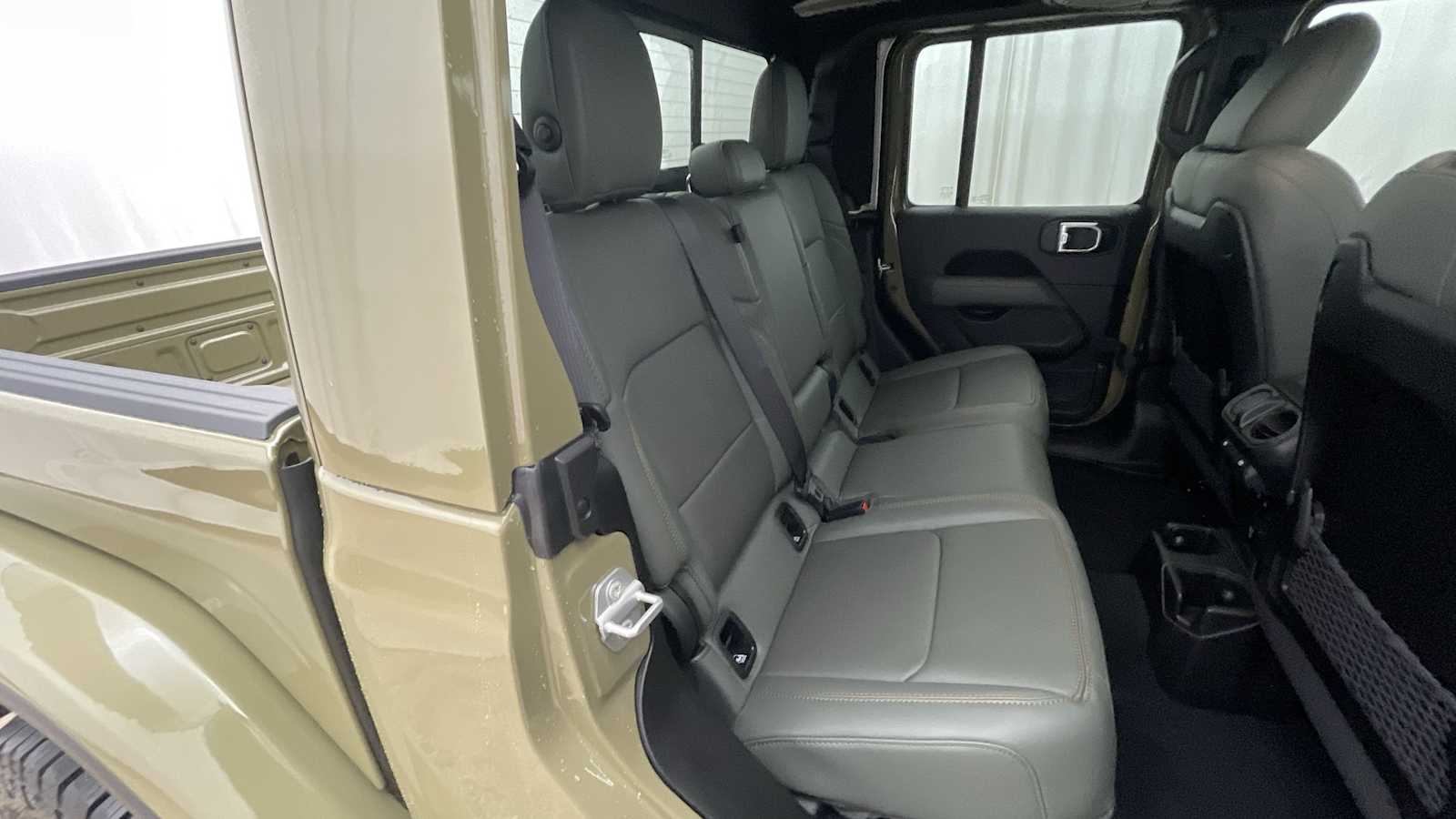 Thumbnail: 2025 Jeep Gladiator - 11