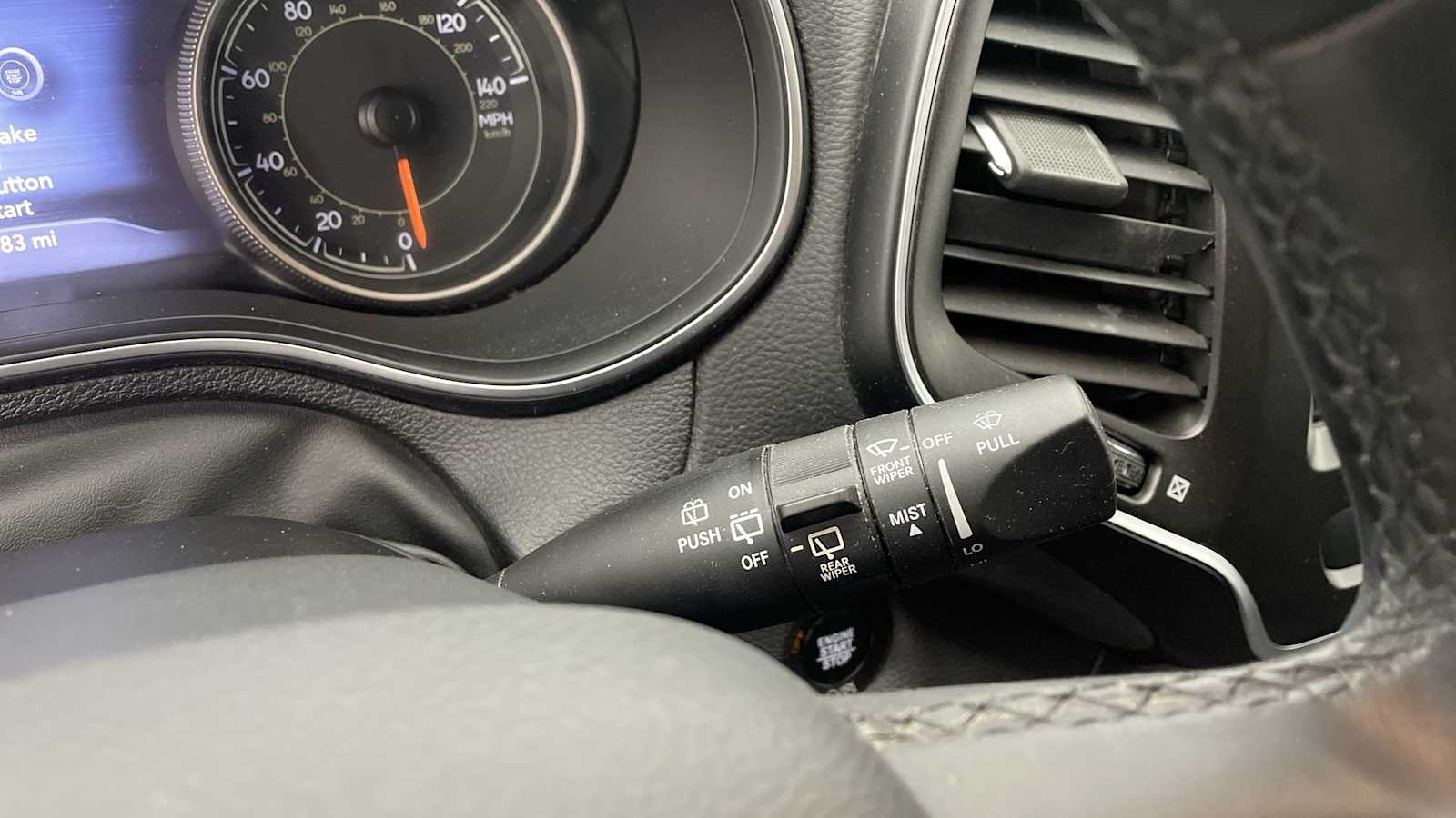 Thumbnail: 2019 Jeep Cherokee - 14