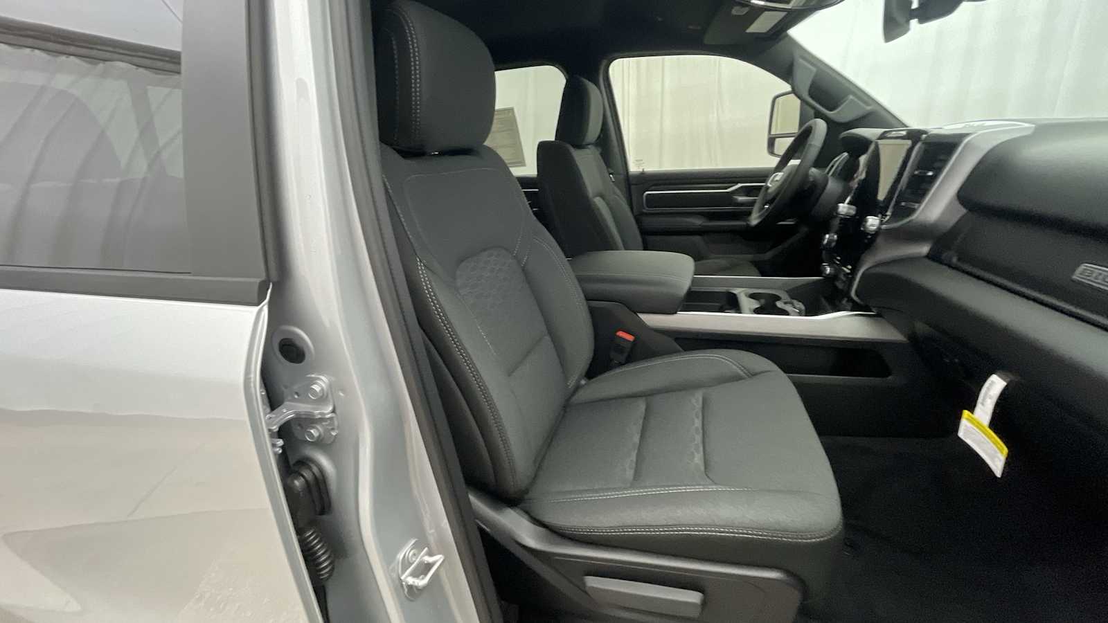 Thumbnail: 2026 RAM 1500 - 11