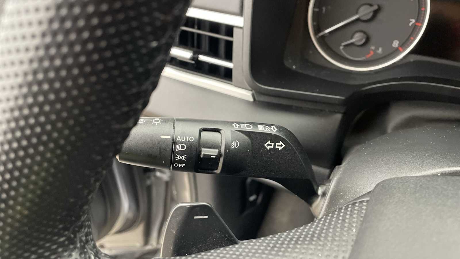 Thumbnail: 2023 Mitsubishi Outlander - 17