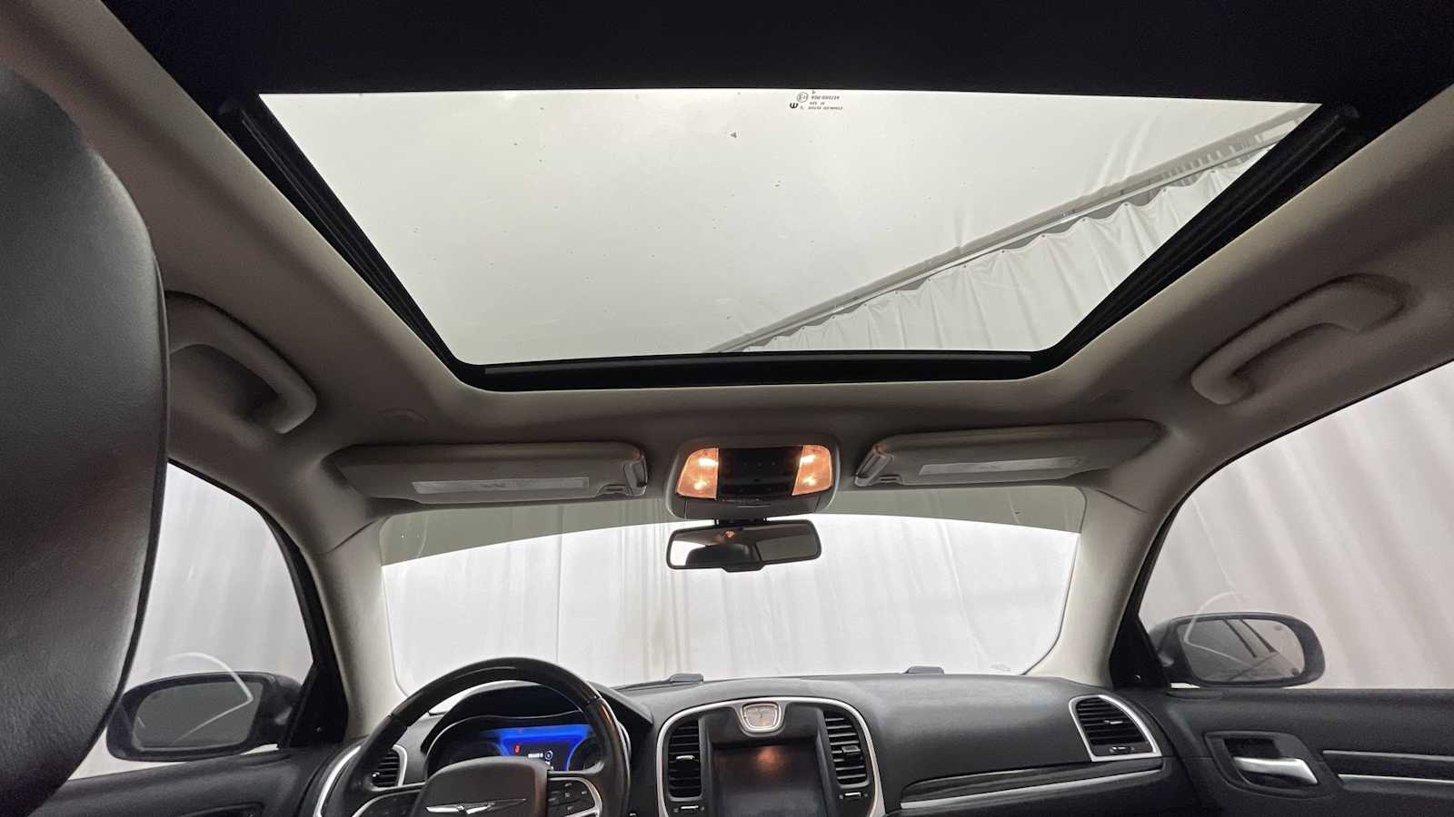 Thumbnail: 2020 Chrysler 300 - 8