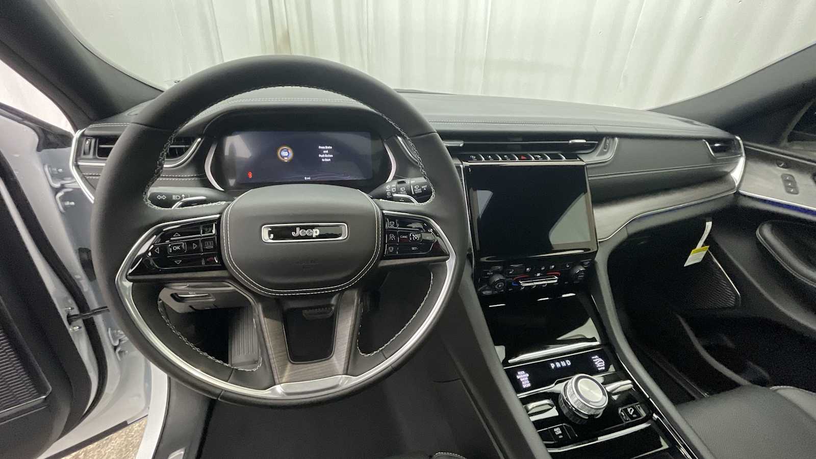 Thumbnail: 2025 Jeep Grand Cherokee - 3