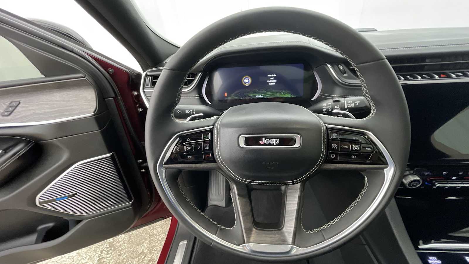 Thumbnail: 2023 Jeep Grand Cherokee - 14
