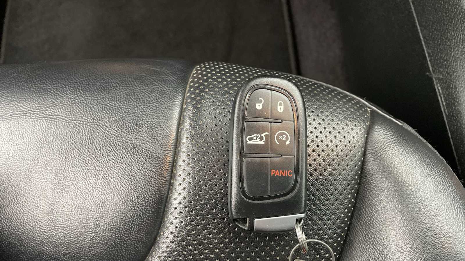 Thumbnail: 2019 Jeep Cherokee - 24