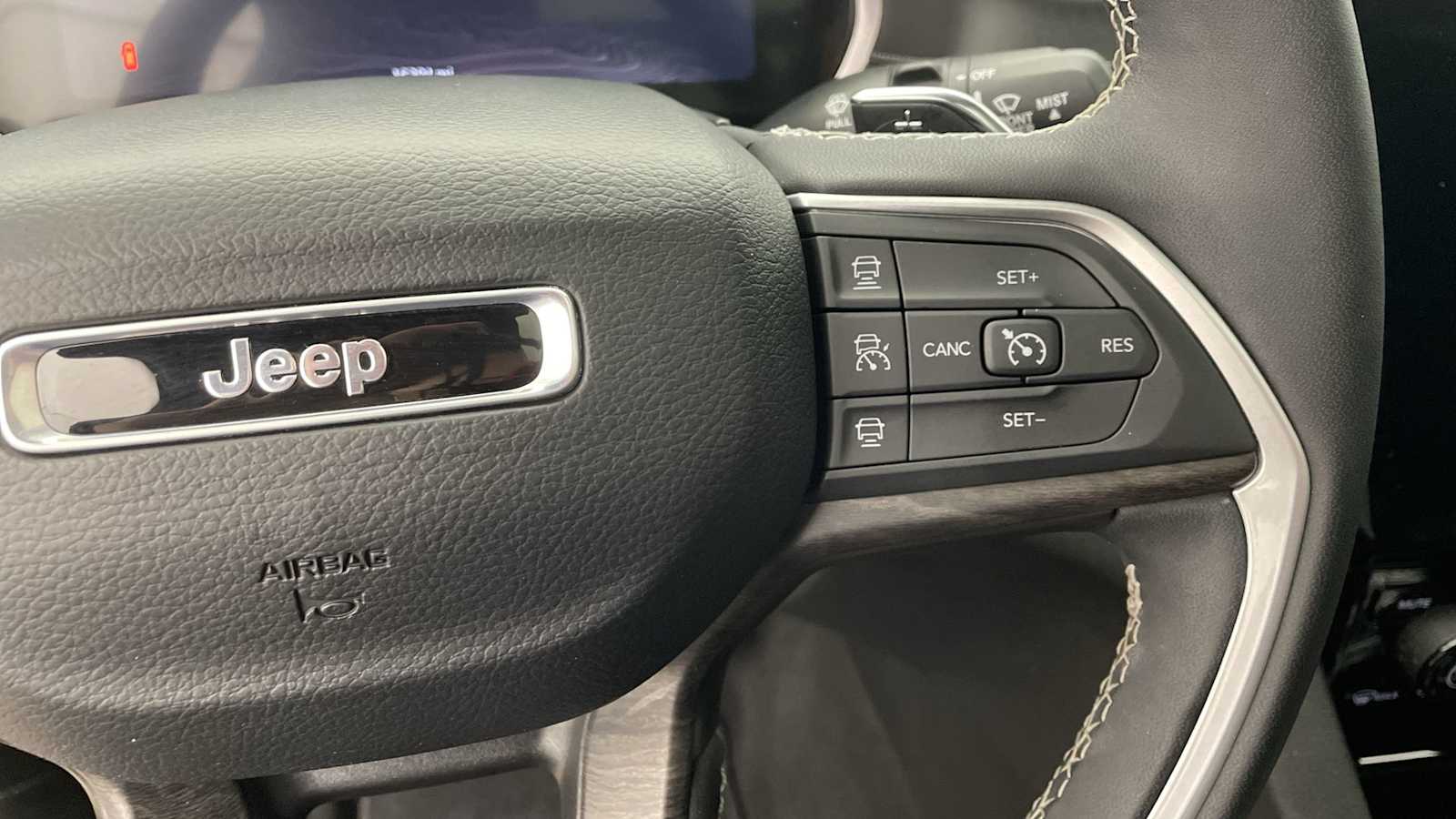 Thumbnail: 2025 Jeep Grand Cherokee - 16