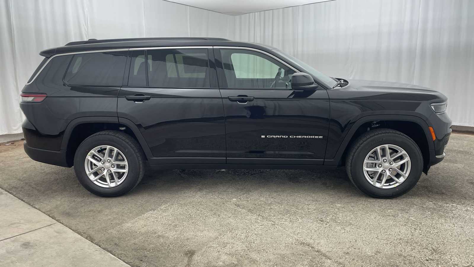 Thumbnail: 2026 Jeep Grand Cherokee L - 37