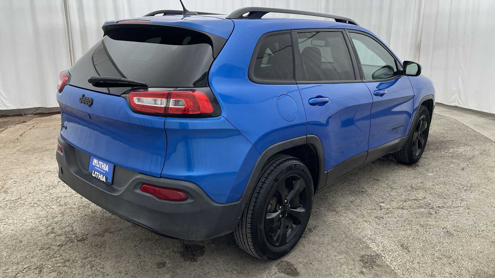 Thumbnail: 2018 Jeep Cherokee - 29