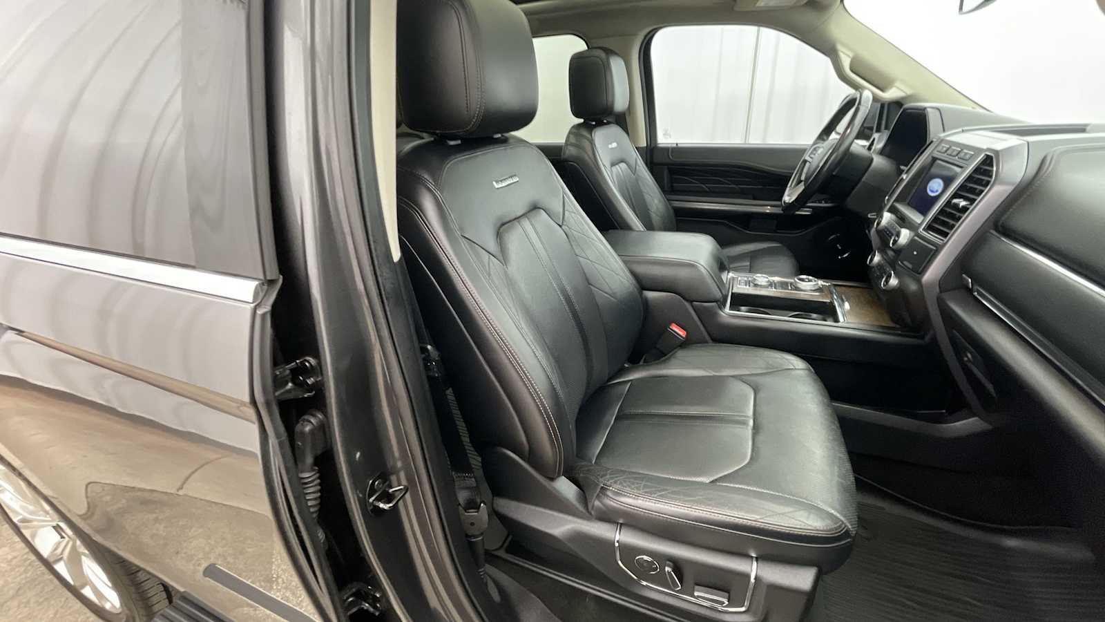 Thumbnail: 2019 Ford Expedition - 14