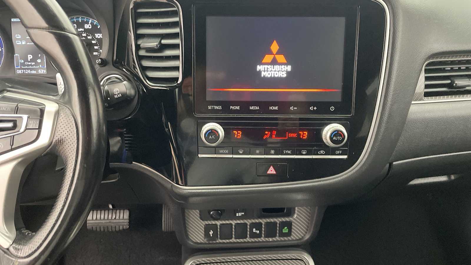 Thumbnail: 2022 Mitsubishi Outlander - 16