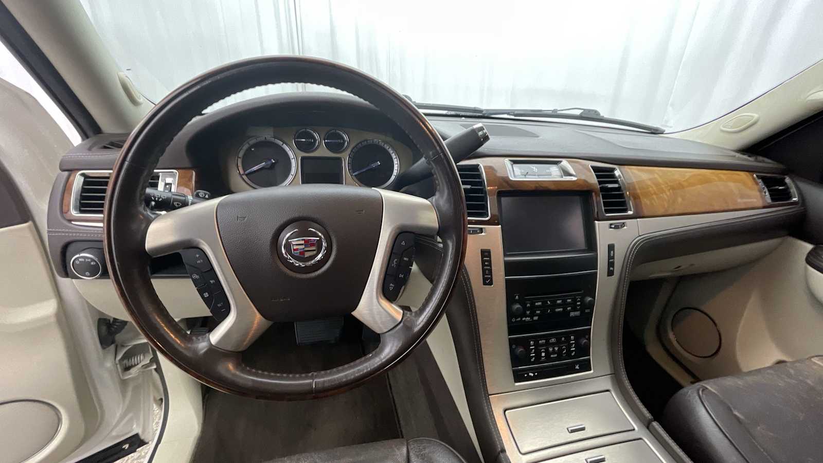 Thumbnail: 2013 Cadillac Escalade - 3