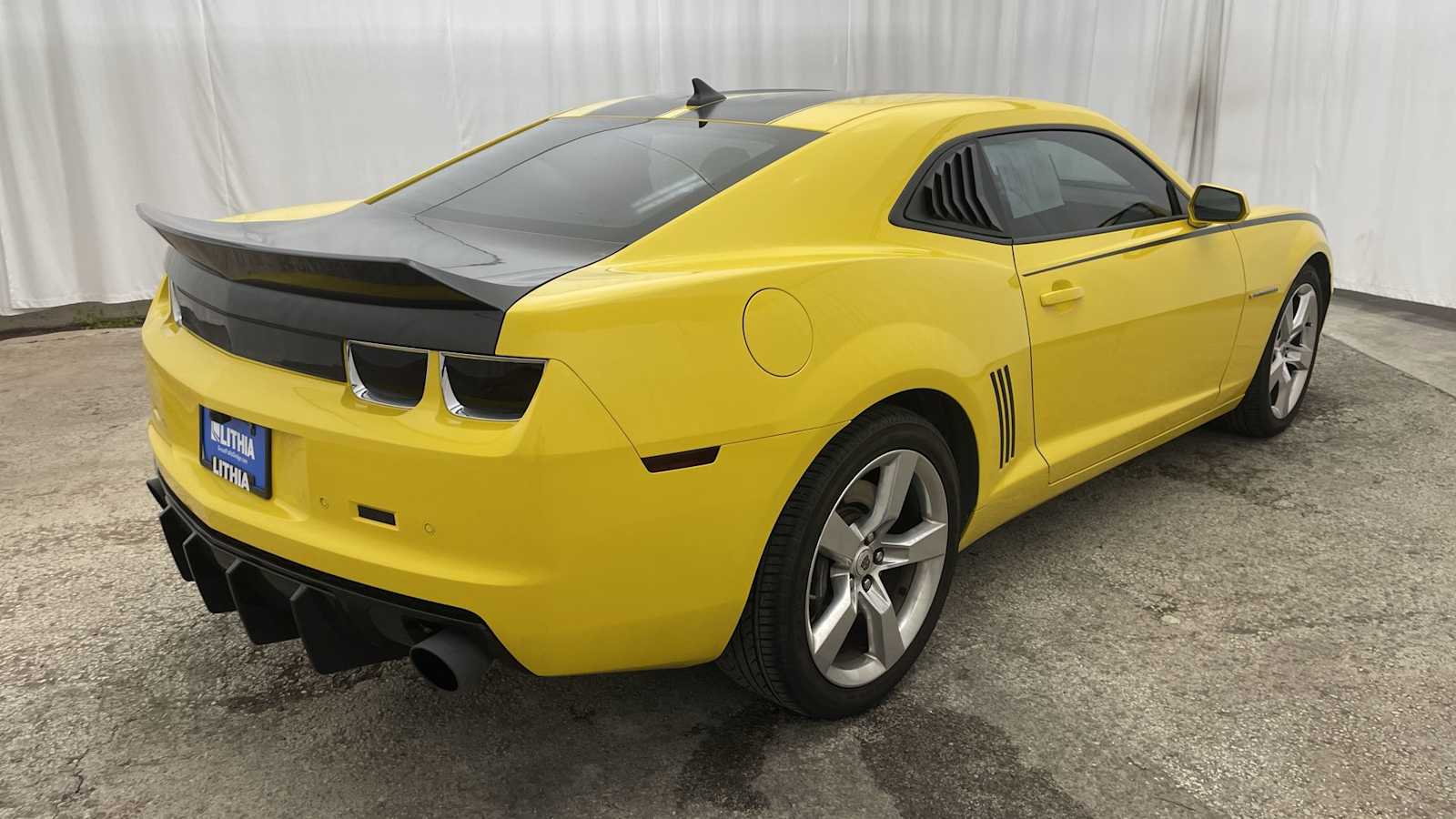 Thumbnail: 2011 Chevrolet Camaro - 32