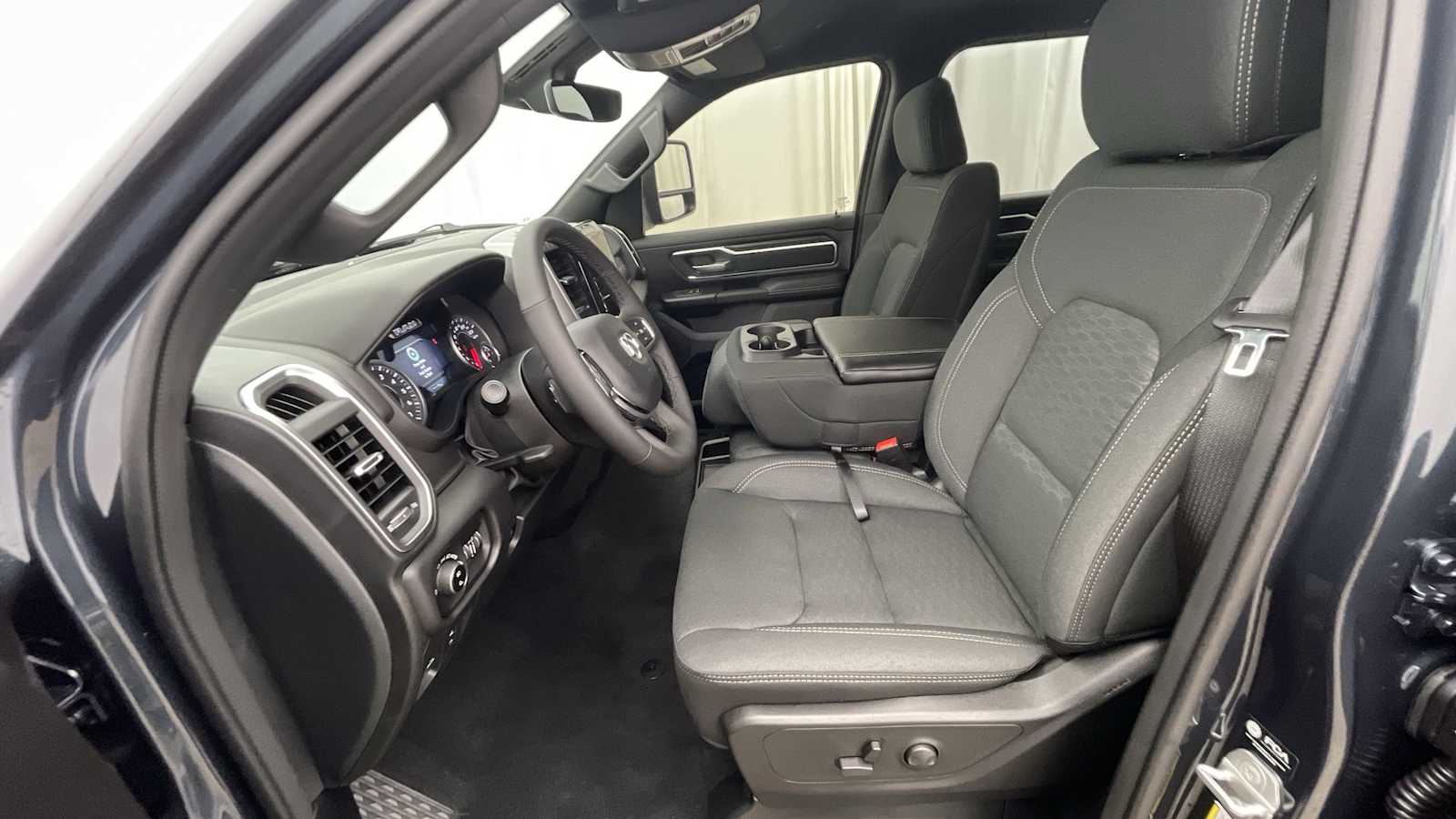Thumbnail: 2026 RAM 1500 - 6