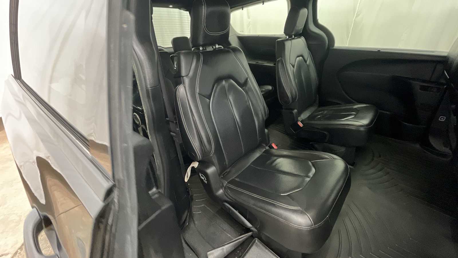 Thumbnail: 2019 Chrysler Pacifica - 9